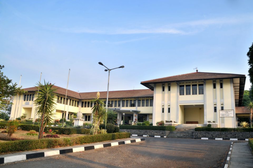 Universitas Ikopin Jatinangor: Pusat Pendidikan Koperasi dan Kewirausahaan di Indonesia